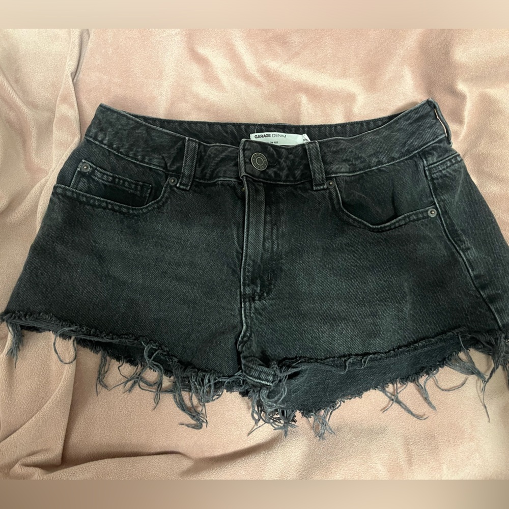 Low rise denim shorts